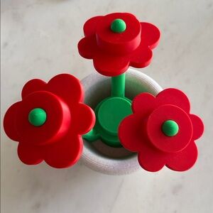 3D Printed Lego-Inspired Oversized Flowers with Pot